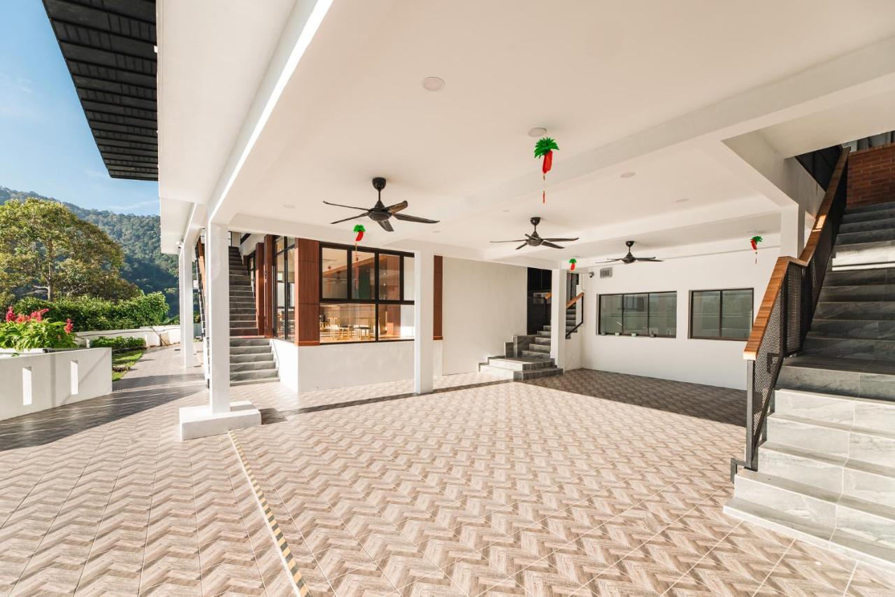 Ellin Forest Karaoke & Pool Resort Bukit Tinggi Bentong Esterno foto